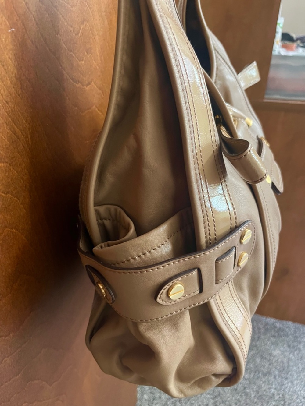 B. MAKOWSKY LiKE NEW Genuine Vachetta Leather Slouchy Shoulder Bag In Tan Color - Picture 7 of 14